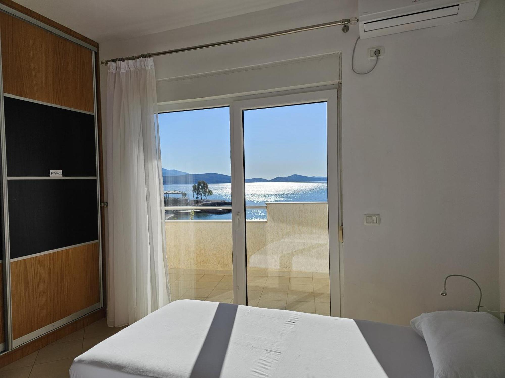 Svein Apartment Sarandë Eksteriør bilde